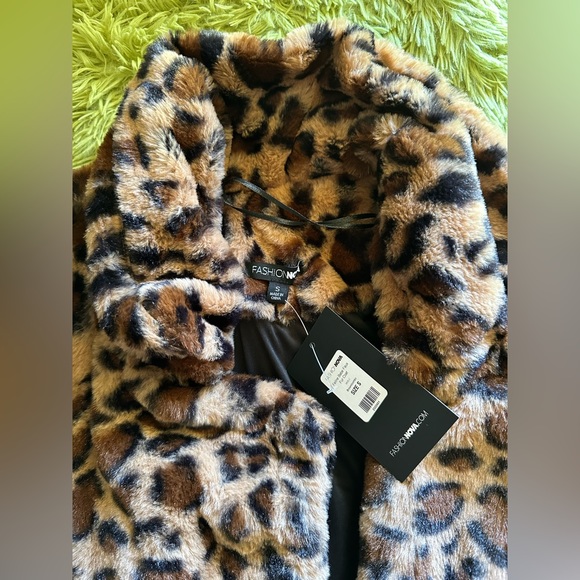 Fashion Nova Brand New Faux Fur Coat - Picture 4 of 8